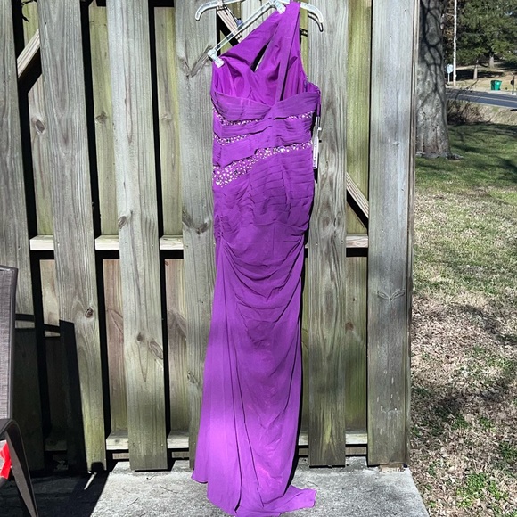 Judy Bridal one shoulder purple gown - Picture 6 of 14